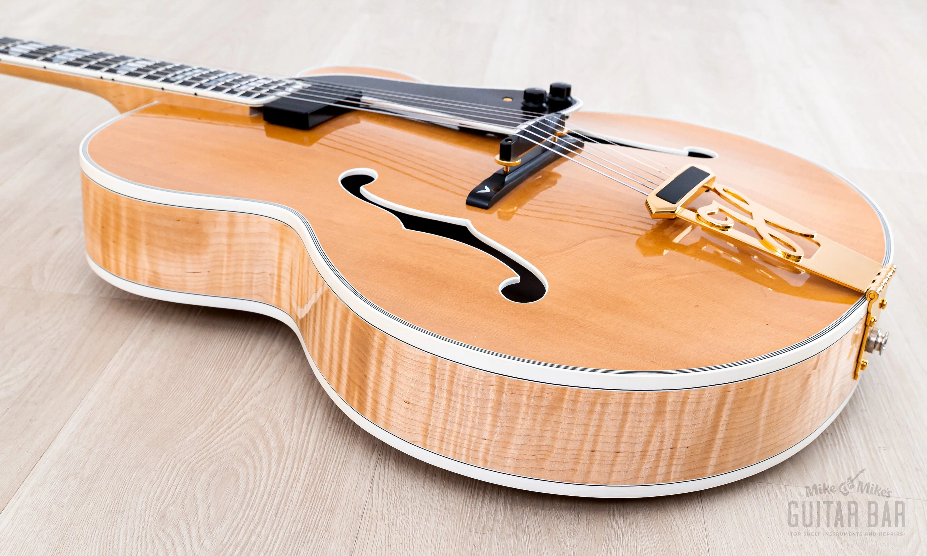 2006 Heritage Golden Eagle Carved Top Archtop Natural, Near-Mint w/ Case & Hangtags - Image 13