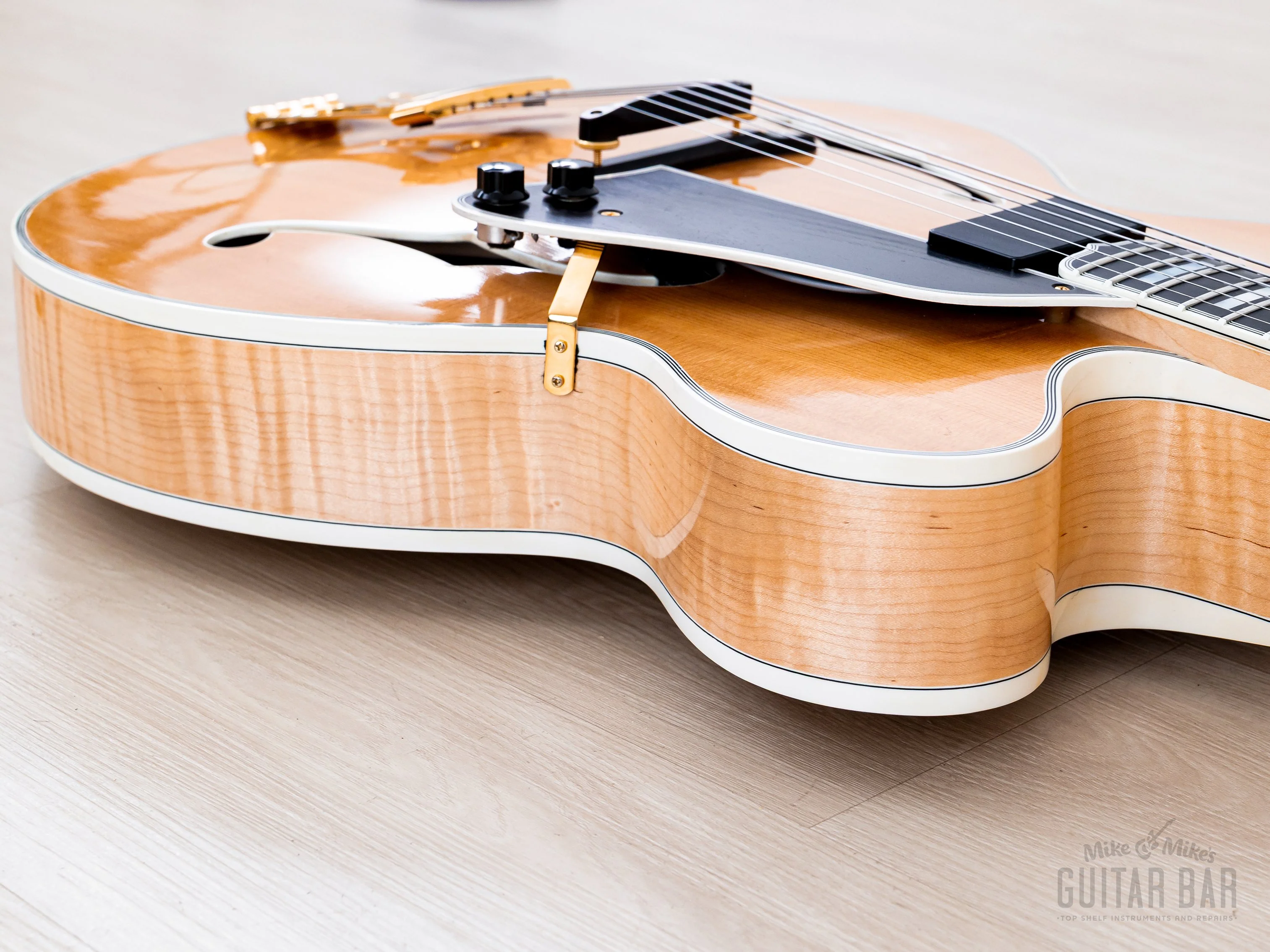 2006 Heritage Golden Eagle Carved Top Archtop Natural, Near-Mint w/ Case & Hangtags - Image 21