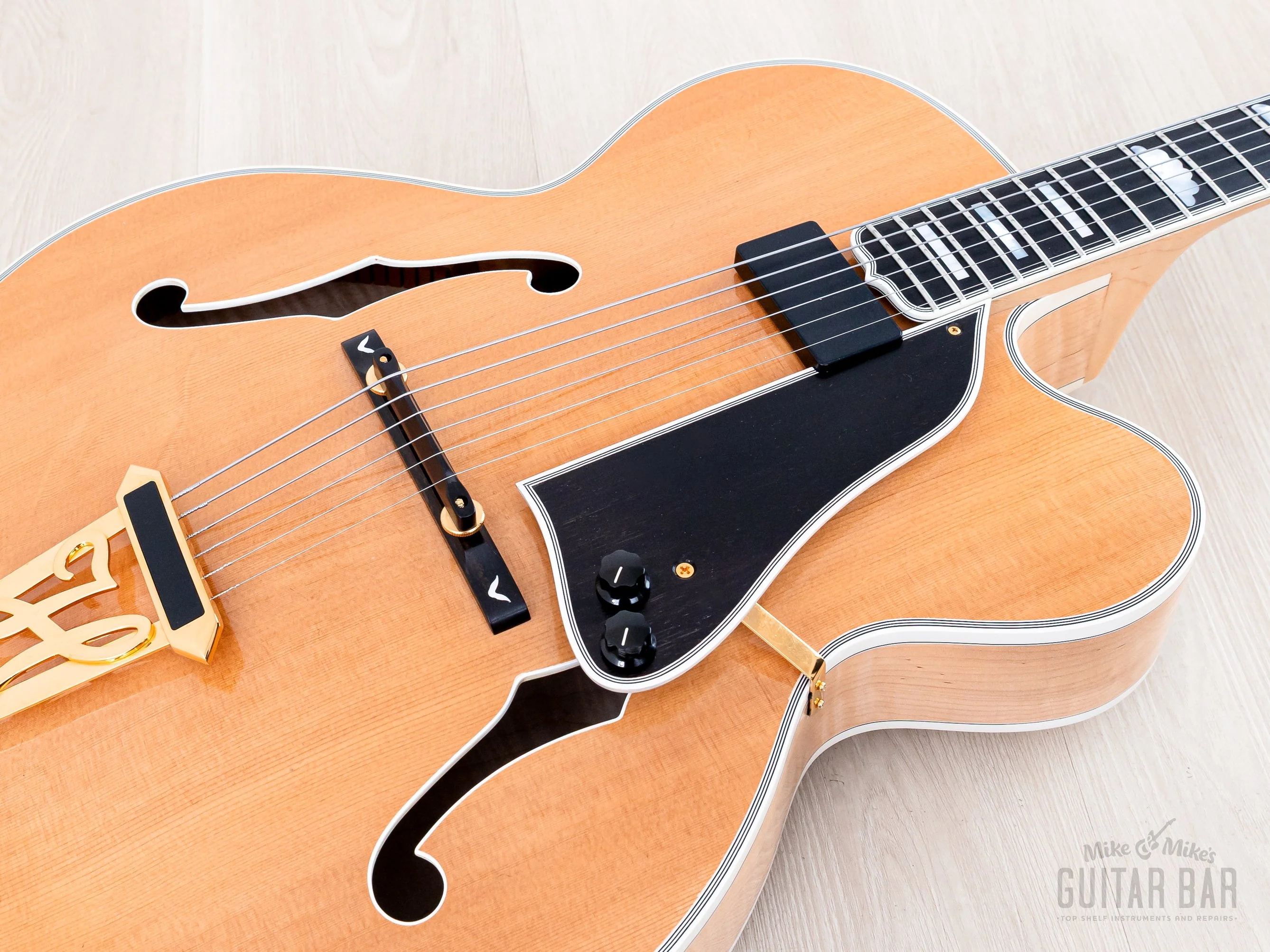 2006 Heritage Golden Eagle Carved Top Archtop Natural, Near-Mint w/ Case & Hangtags - Image 7