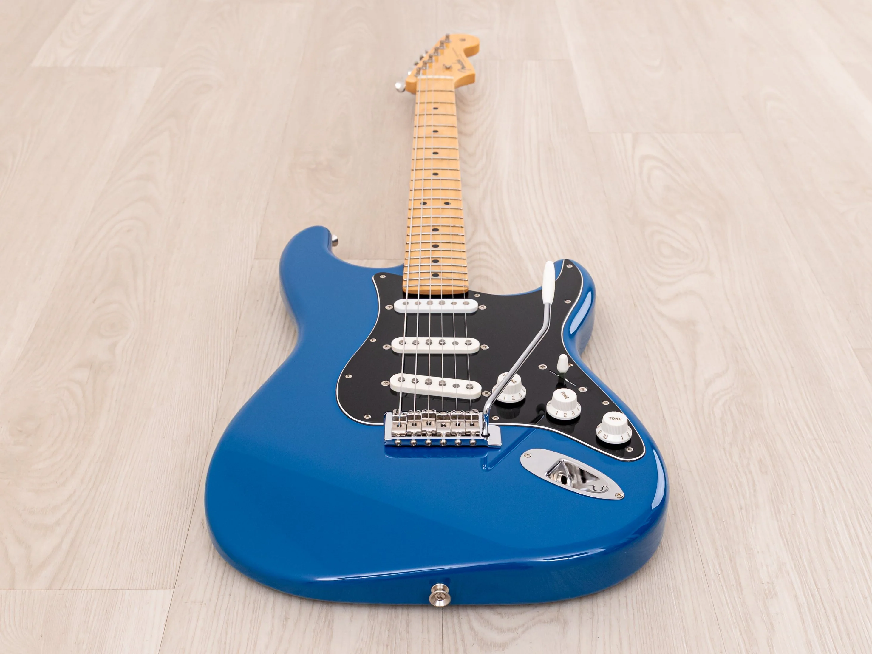 2022 Fender Hybrid II Stratocaster Forest Blue, Japan MIJ - Image 11