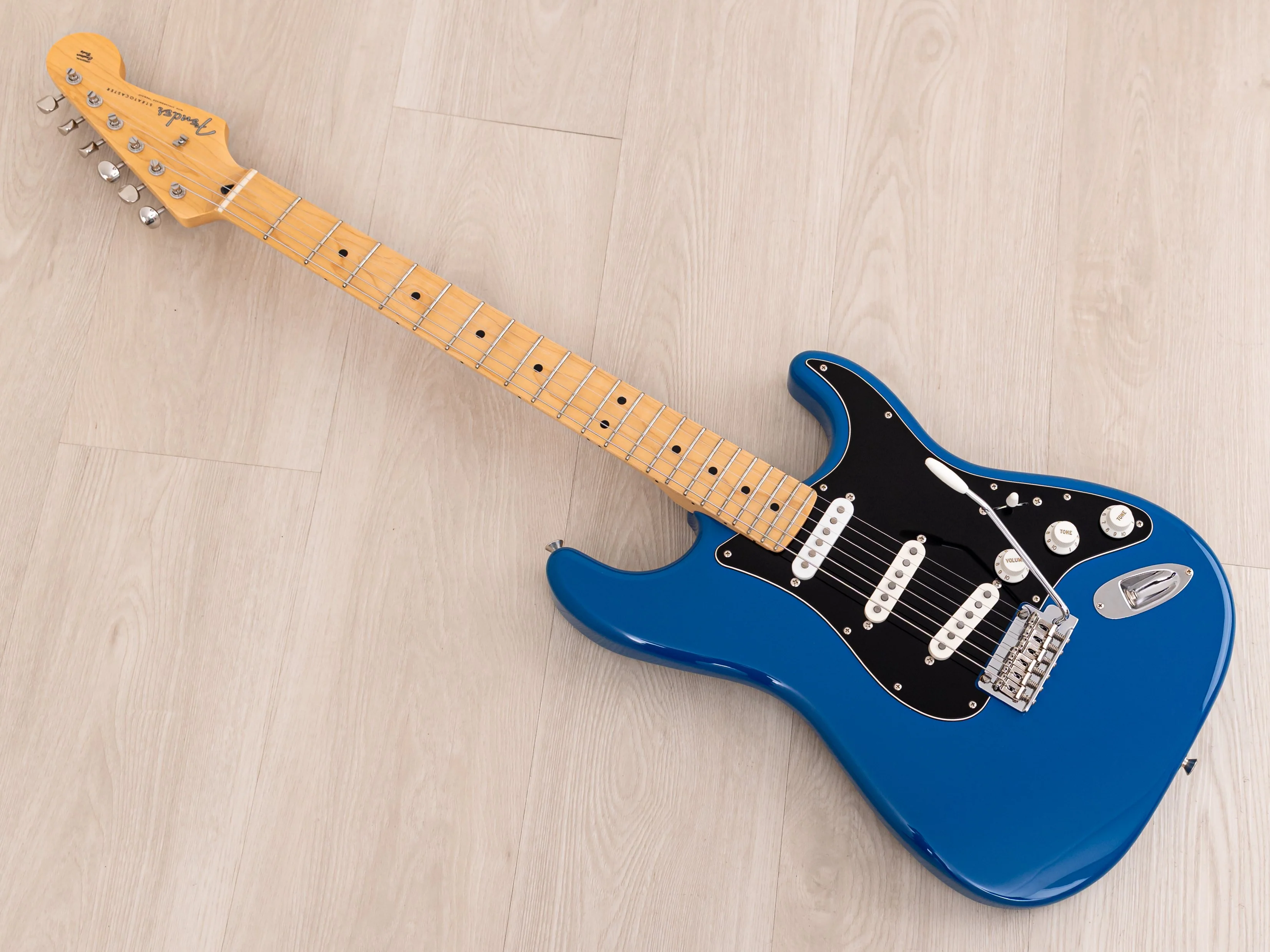2022 Fender Hybrid II Stratocaster Forest Blue, Japan MIJ - Image 12