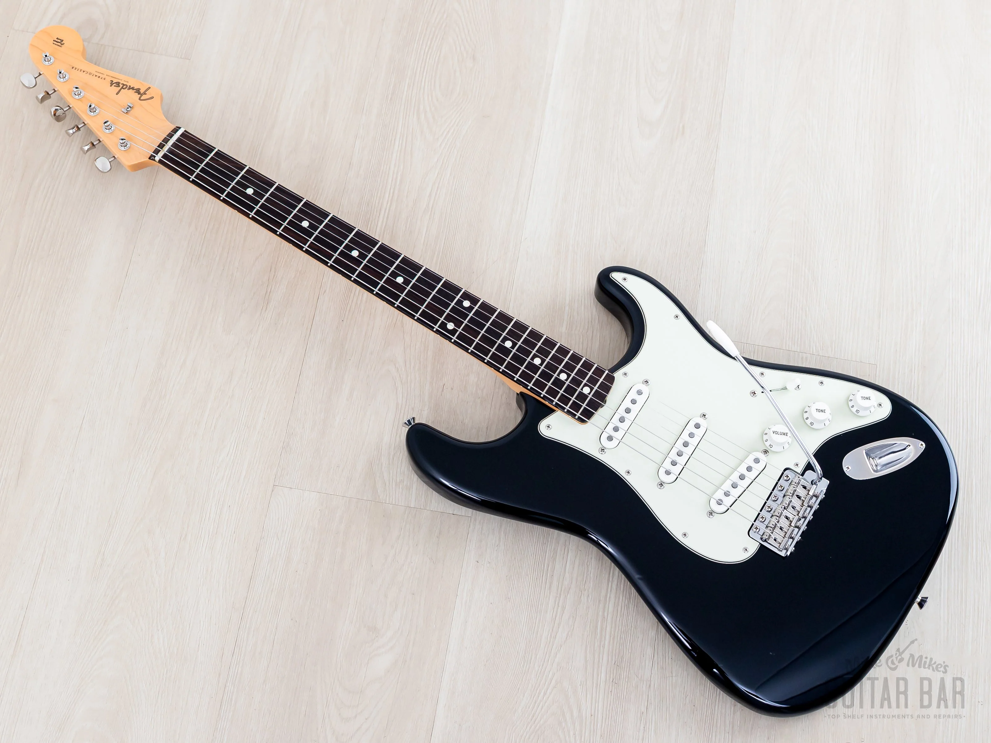 2022 Fender Traditional II ‘60s Stratocaster Black, Japan MIJ - Image 12