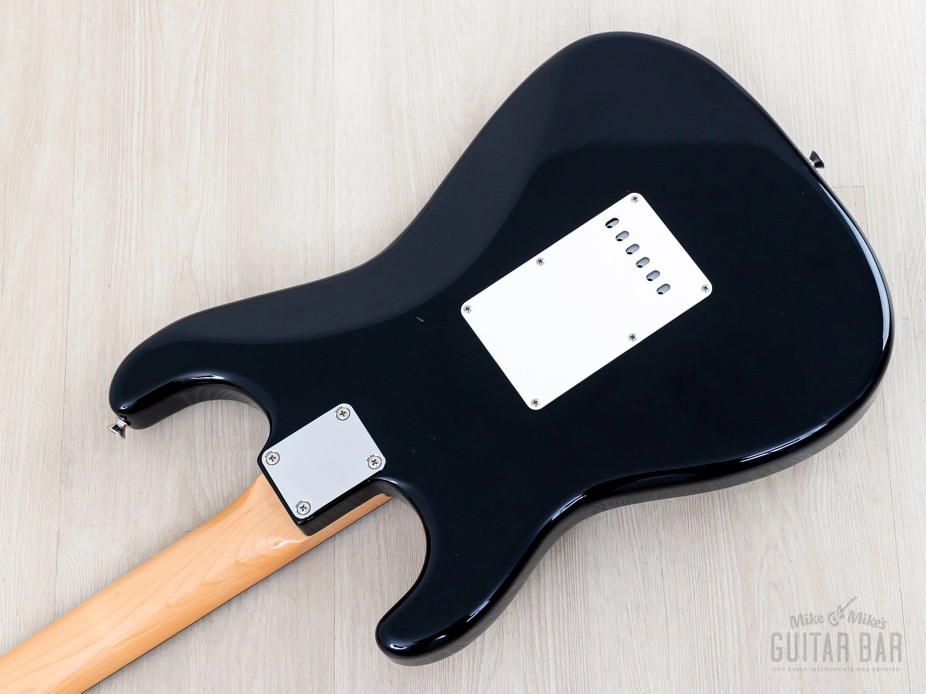 2022 Fender Traditional II ‘60s Stratocaster Black, Japan MIJ - Image 15
