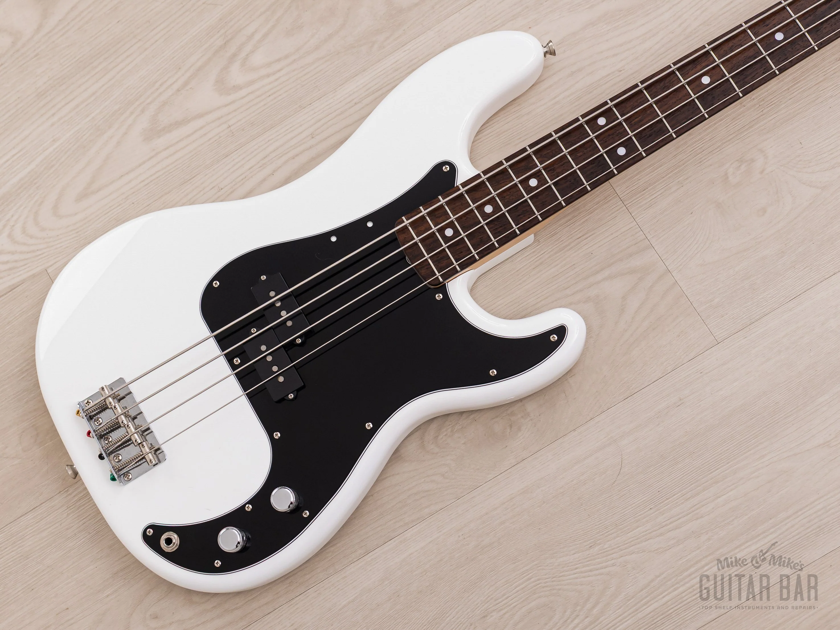2023 Fender Traditional II 70s Precision Bass Arctic White, Japan MIJ