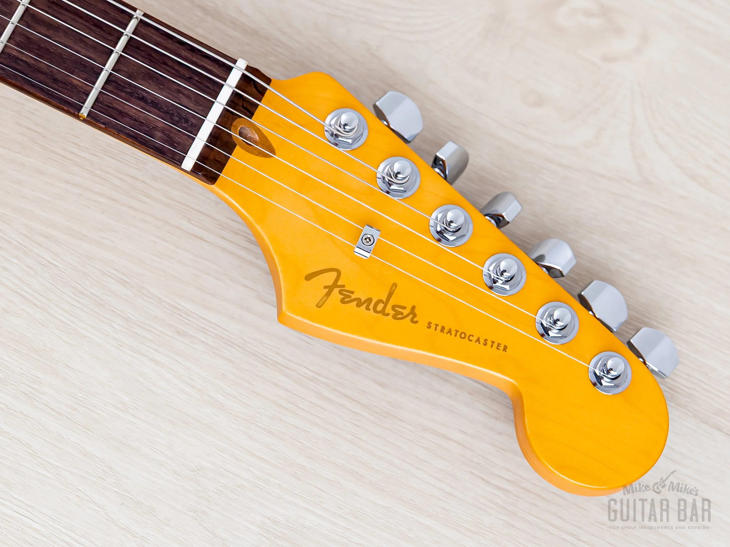 2024 Fender American Ultra Stratocaster Ultraburst, Near-Mint w/ Case, Hangtags - Image 4