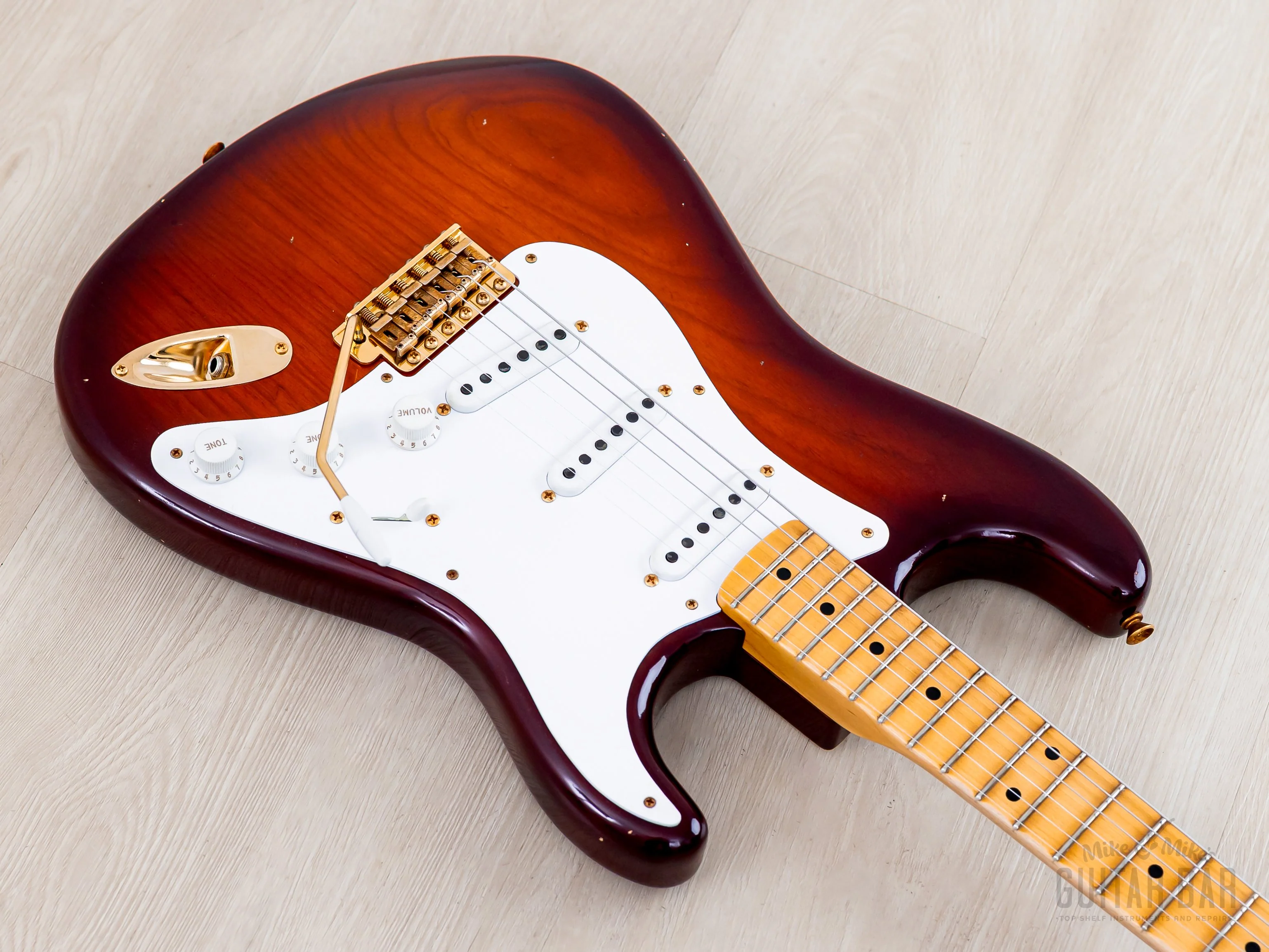 2024 Fender Custom Shop Limited Edition 70th Anniversary ‘54 Stratocaster Journeyman Relic Violin Burst, Lightweight - Image 6
