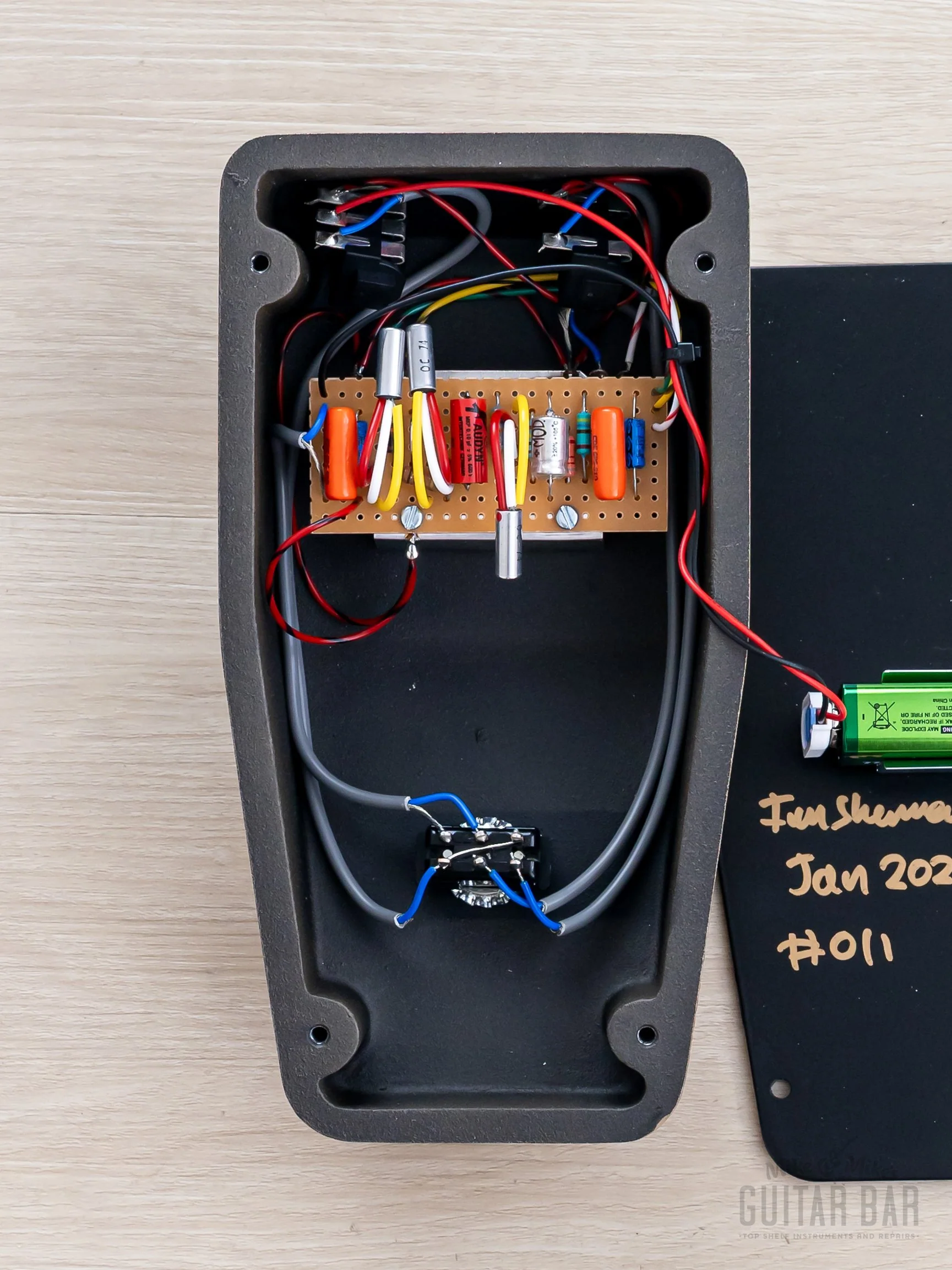 2025 Sola Sound La Suena Pro MKII Tone Bender Fuzz Nugget Gold, Mint w/ Box, Ian Sherwen - Image 9