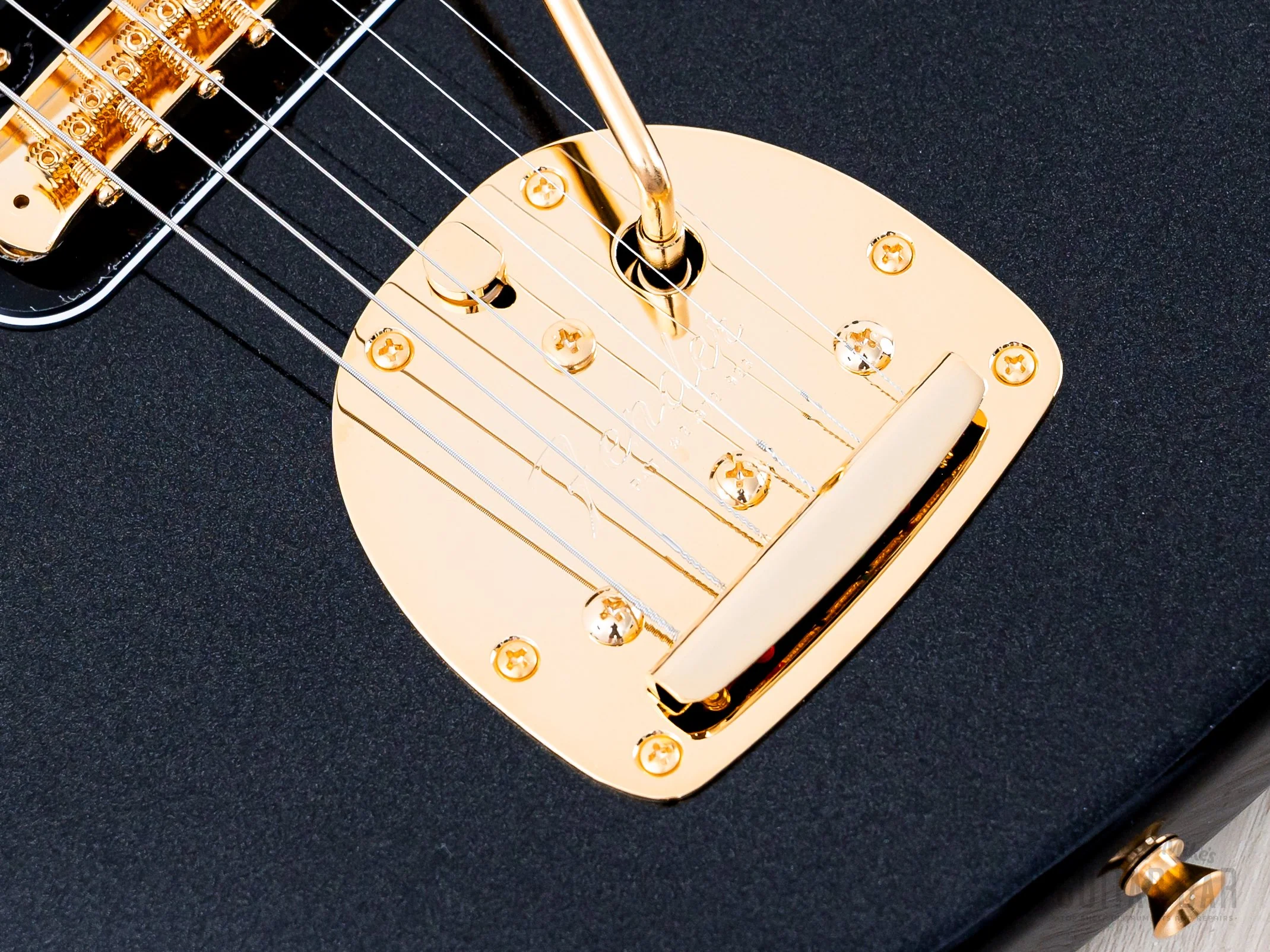 2026 Fender Limted Edition Traditional II 60s Jazzmaster Black Pearl + Headstock w/ Gold Hardware, Japan MIJ - Image 8