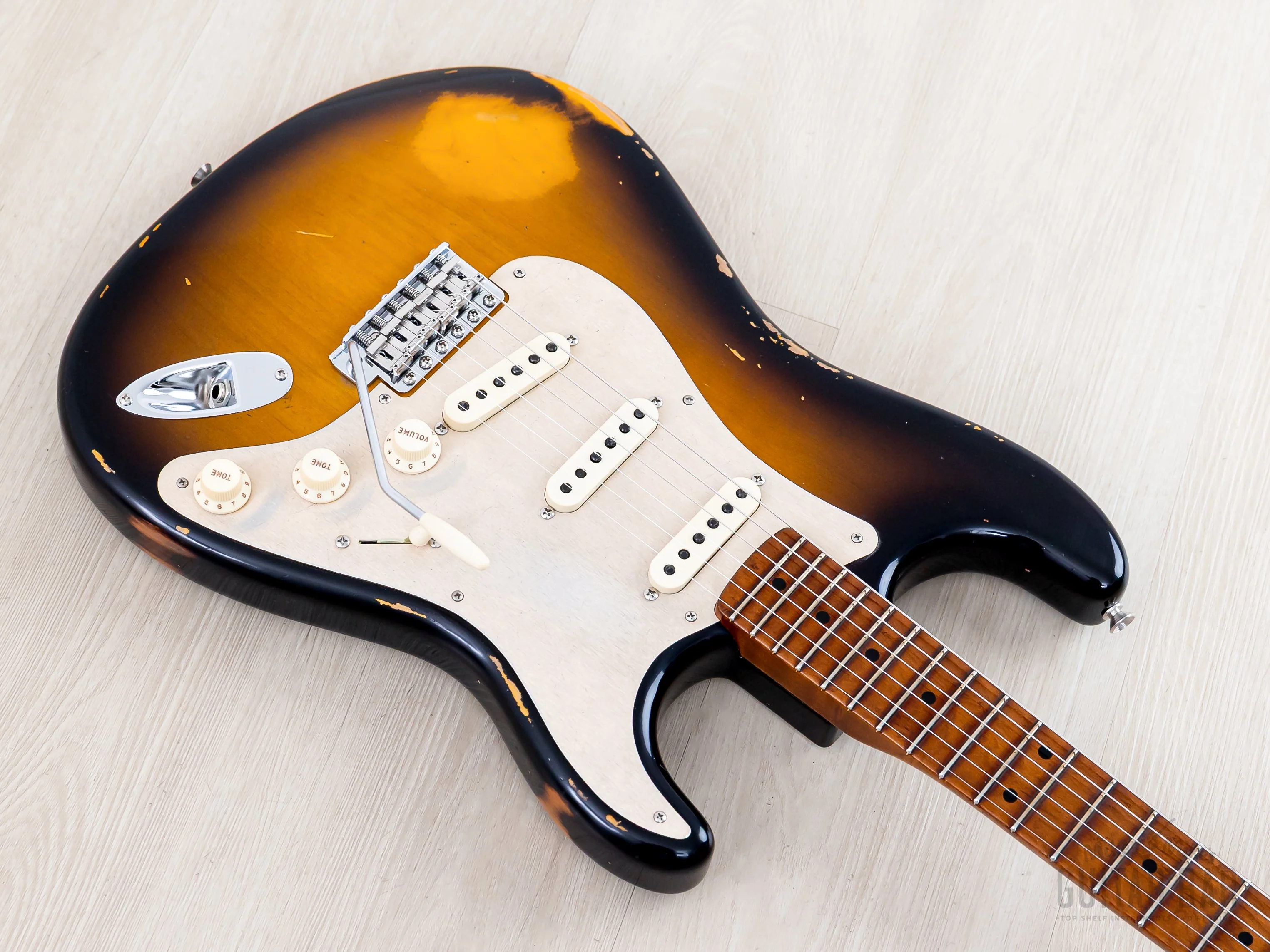 Fender Custom Shop 1956 Stratocaster Roasted Relic Faded Two-Tone Sunburst w/ Gold Guard, Fat '60s Pickups - Image 6