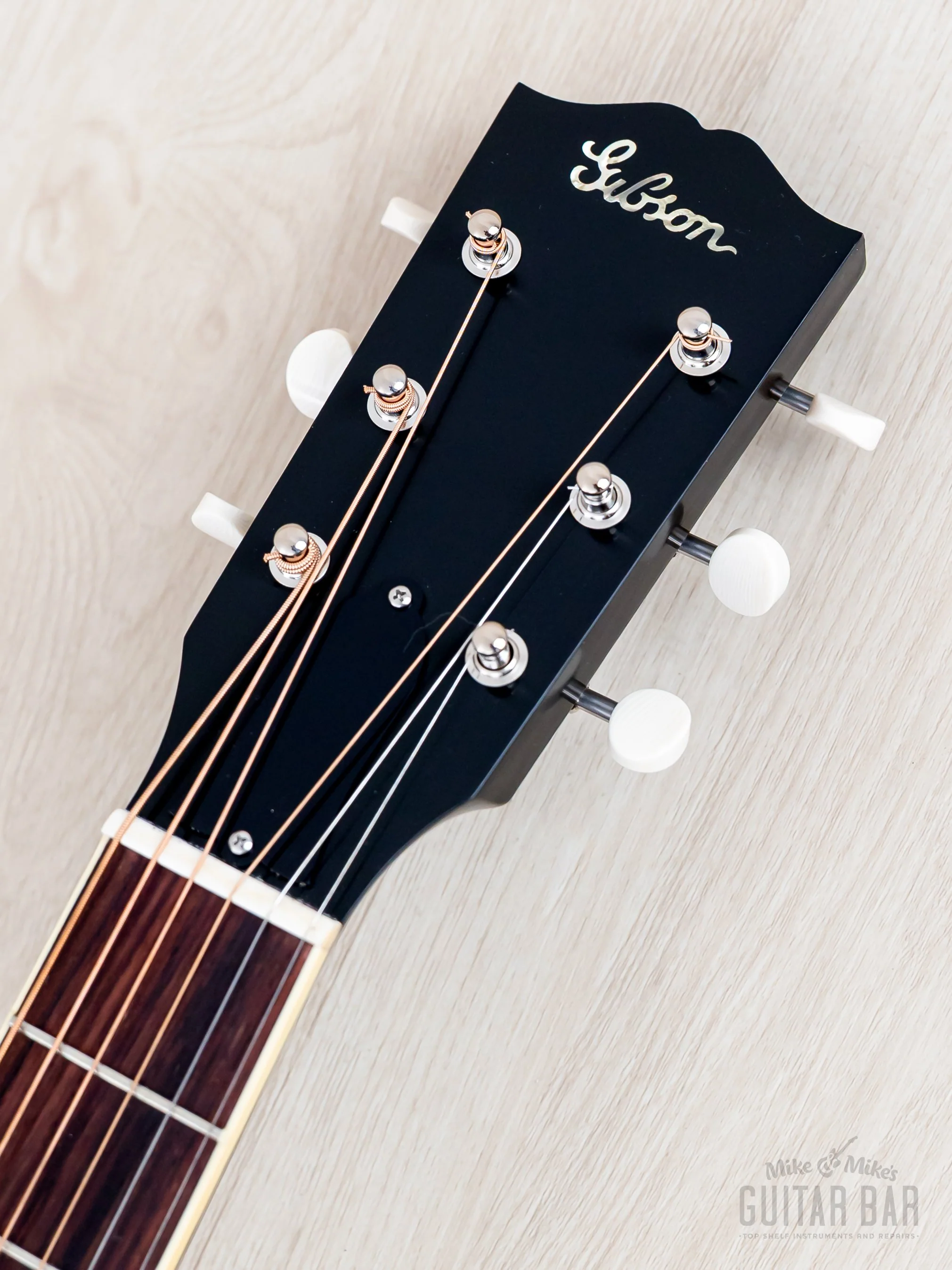 Gibson Custom Historic 1934 Jumbo Reissue, Adirondack Red Spruce, VOS Vintage Sunburst - Image 4